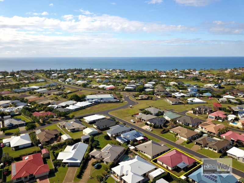 12 Toppers Drive, Coral Cove QLD 4670
