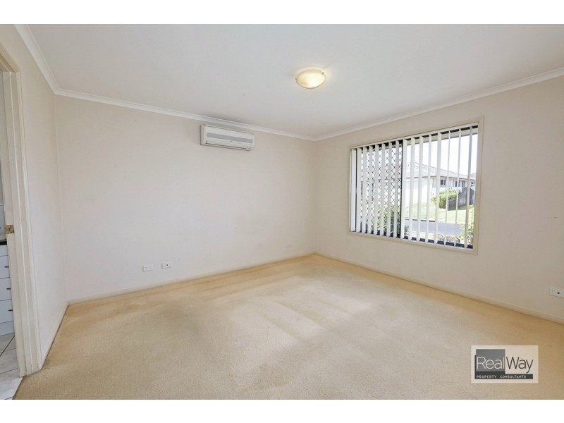 12 Toppers Drive, Coral Cove QLD 4670