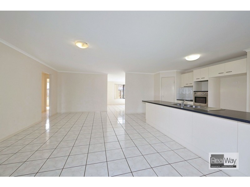 12 Toppers Drive, Coral Cove QLD 4670