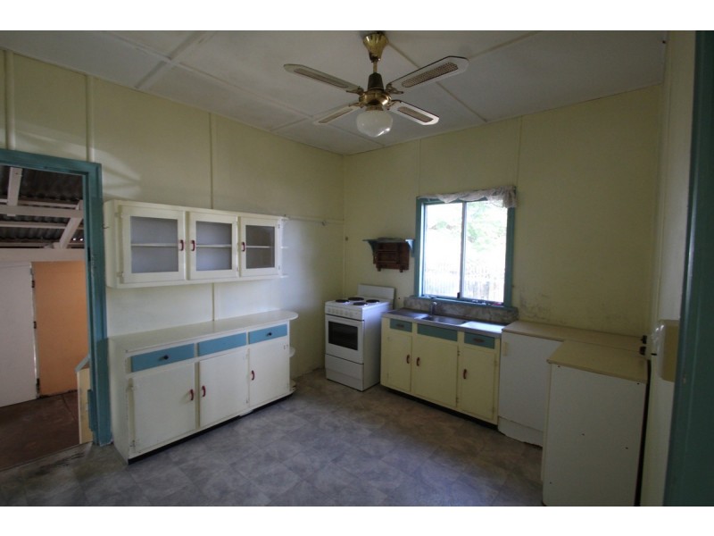 39 Sims Road, Avenell Heights QLD 4670