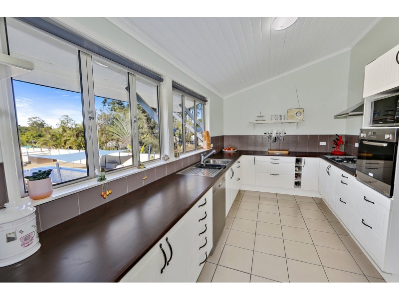 49 Park Estate Drive, Branyan QLD 4670