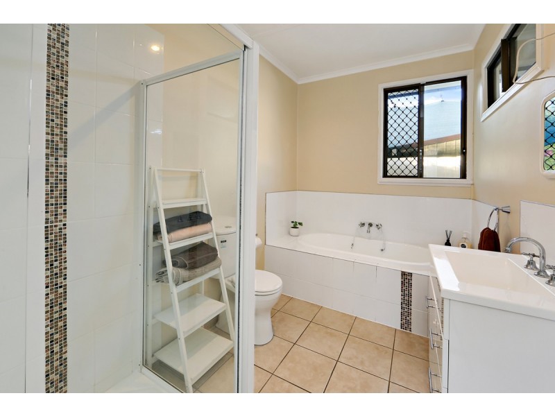 49 Park Estate Drive, Branyan QLD 4670