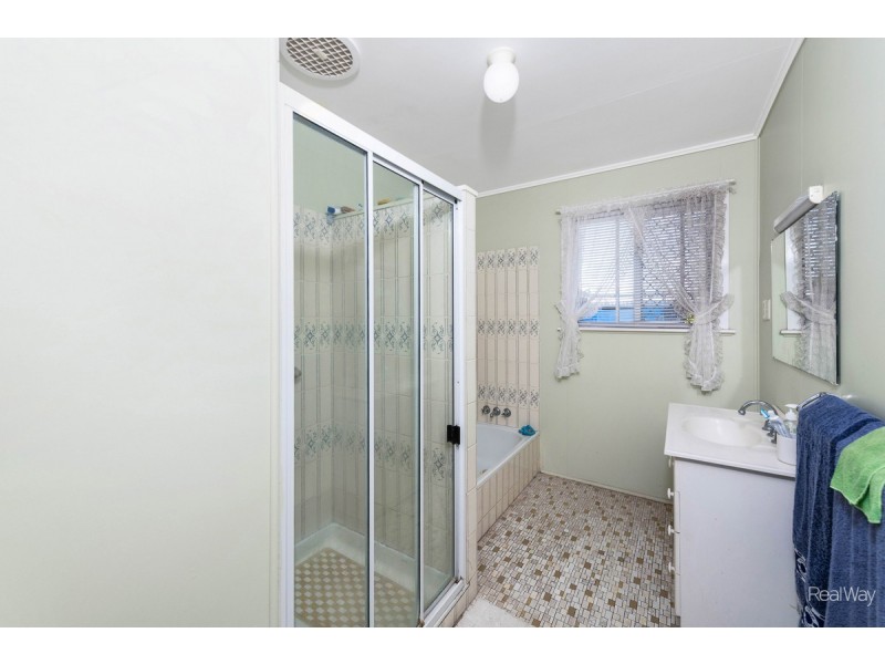 4 Richards Street, Svensson Heights QLD 4670