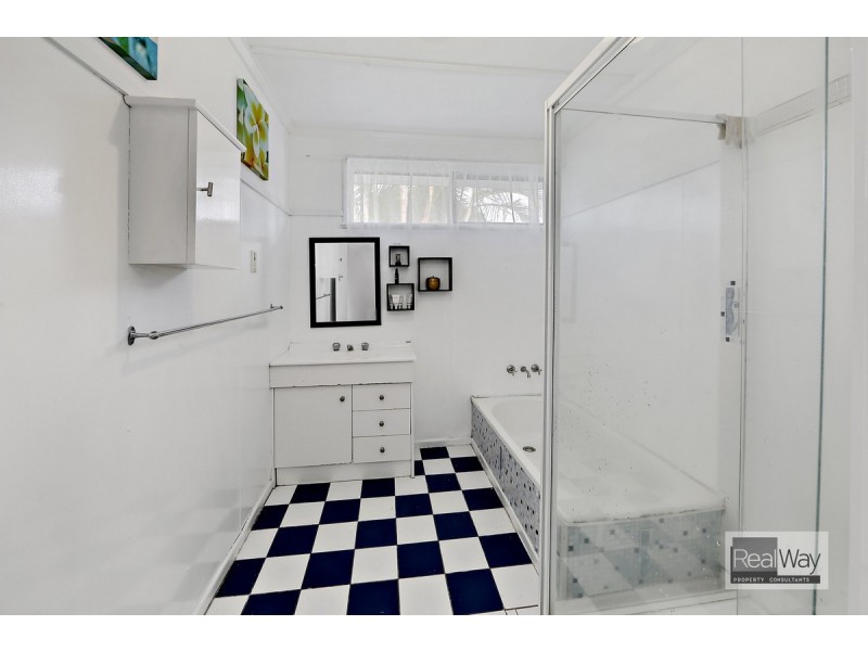 24 Jefferis Street, Bundaberg North QLD 4670