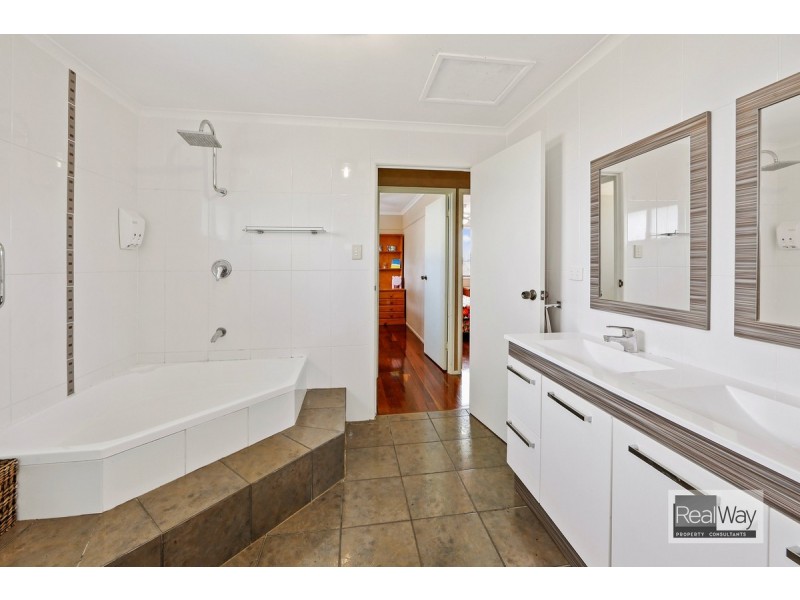 5 Nicklaus Place, Bargara QLD 4670