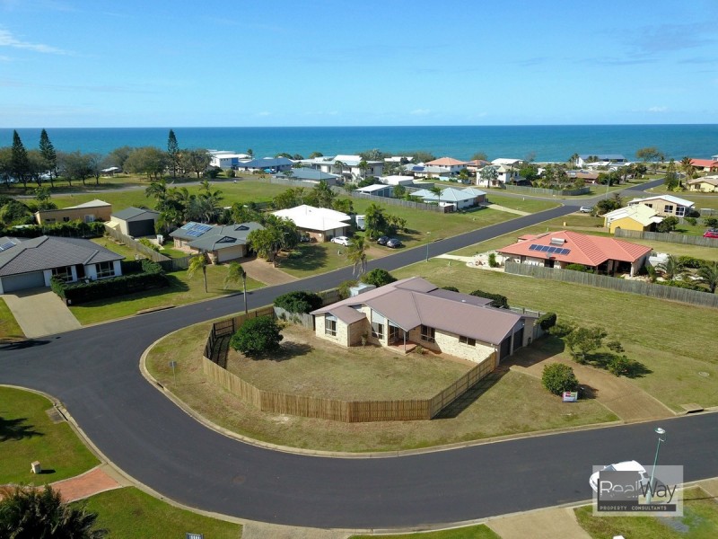 1 Blake Close, Coral Cove QLD 4670