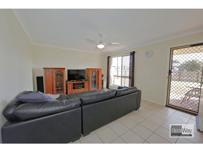 1 Blake Close, Coral Cove QLD 4670