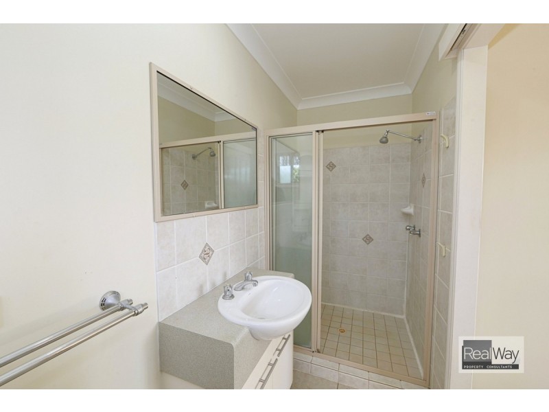 1 Blake Close, Coral Cove QLD 4670