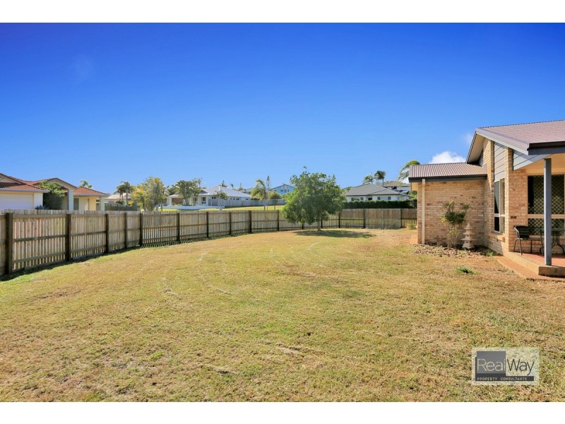 1 Blake Close, Coral Cove QLD 4670