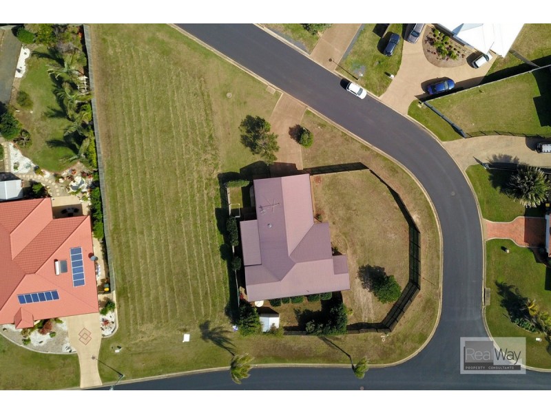 1 Blake Close, Coral Cove QLD 4670