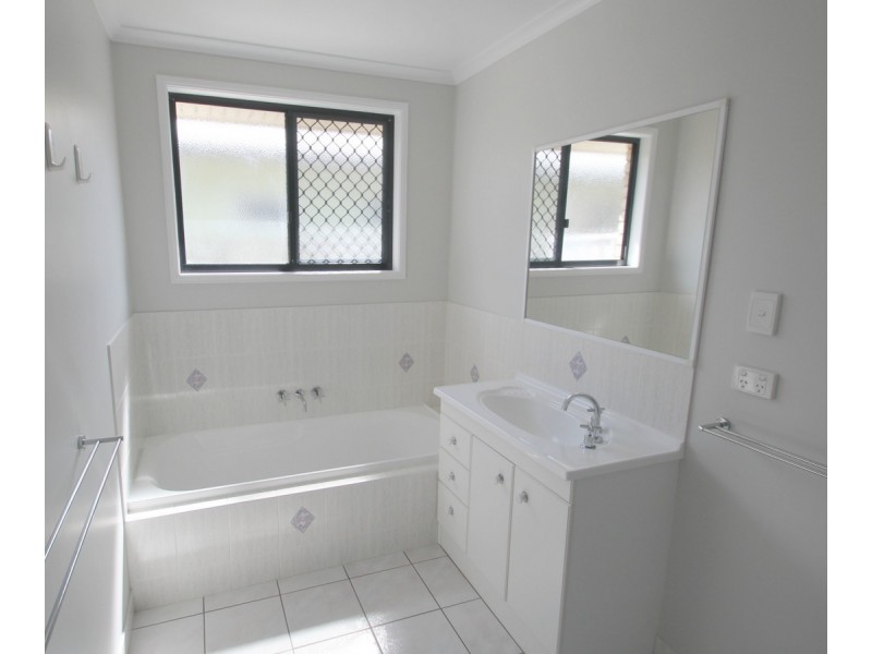 103 Boundary Street, Walkervale QLD 4670