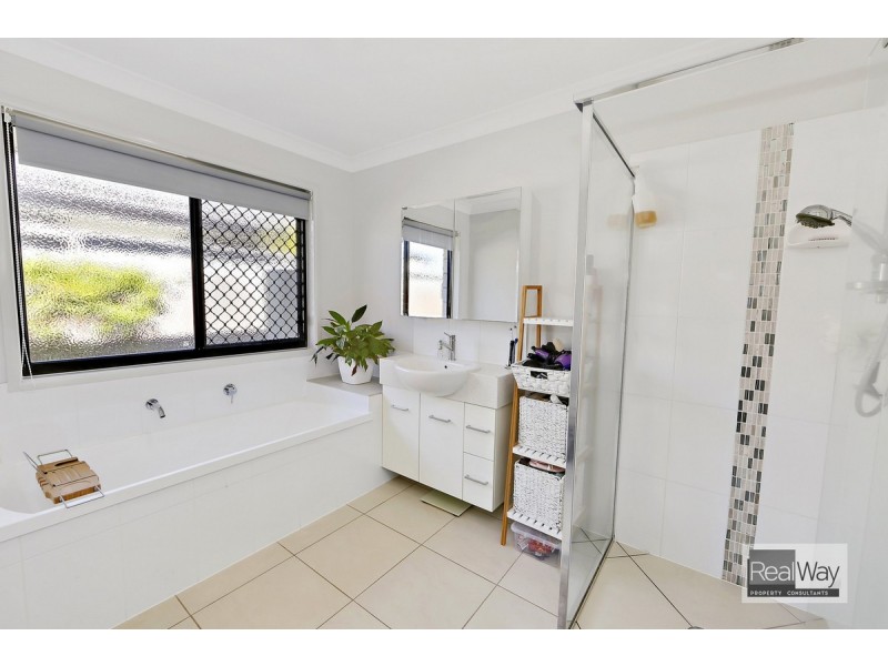 6 Yates Court, Kepnock QLD 4670