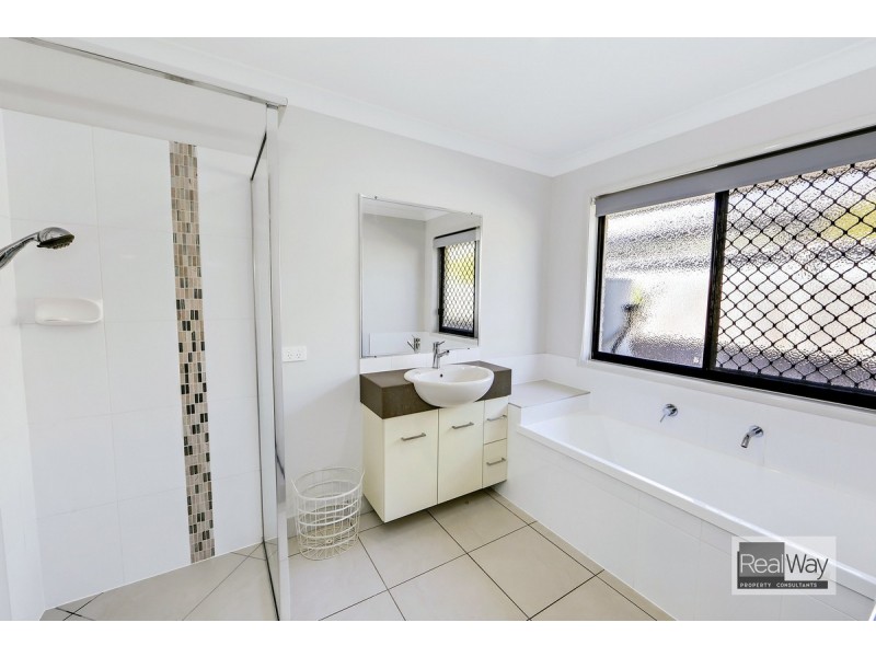 6 Yates Court, Kepnock QLD 4670