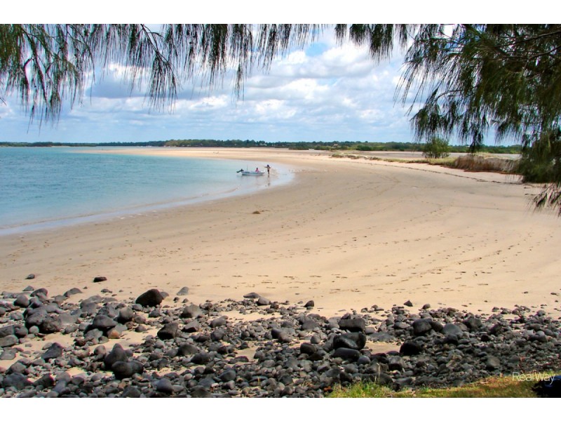 19 Bluewater Drive, Elliott Heads QLD 4670
