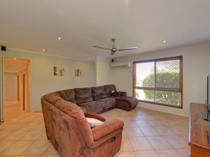 26 East West Avenue, Avoca QLD 4670