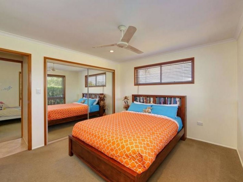 26 East West Avenue, Avoca QLD 4670