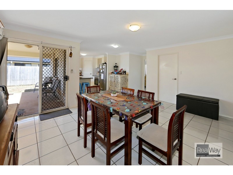 6 Toppers Drive, Coral Cove QLD 4670