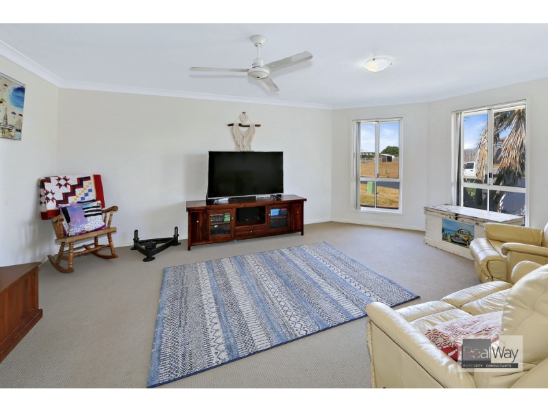 6 Toppers Drive, Coral Cove QLD 4670