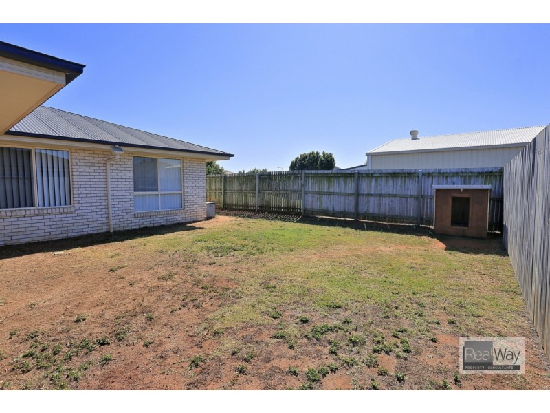 6 Toppers Drive, Coral Cove QLD 4670