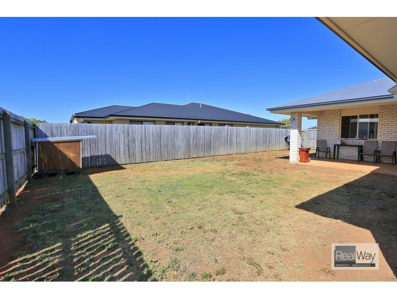 6 Toppers Drive, Coral Cove QLD 4670