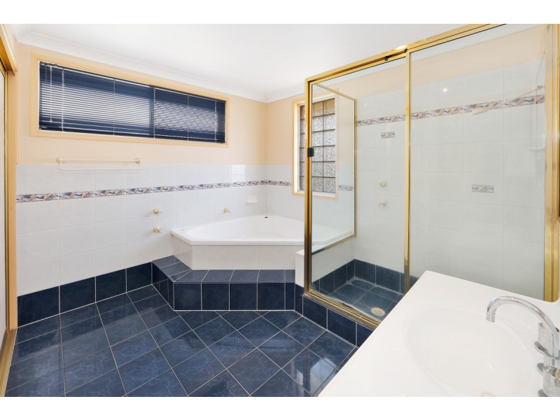 1 Gammie Court, Avenell Heights QLD 4670