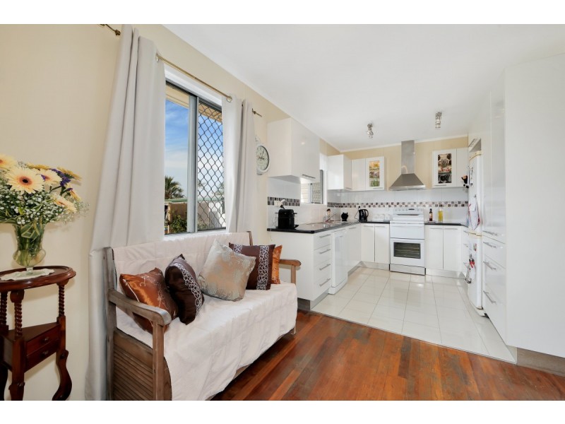 10 Walsh Street, Walkervale QLD 4670