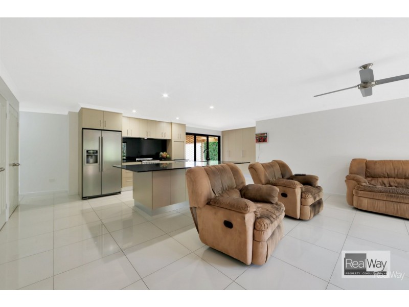61 Currawong Road, Gooburrum QLD 4670