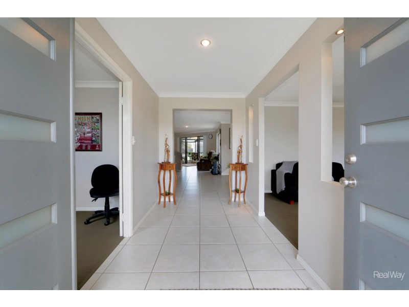 51 Bisdee Street, Coral Cove QLD 4670