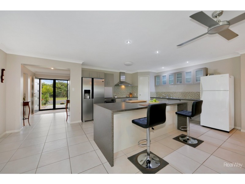 51 Bisdee Street, Coral Cove QLD 4670