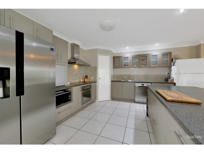 51 Bisdee Street, Coral Cove QLD 4670