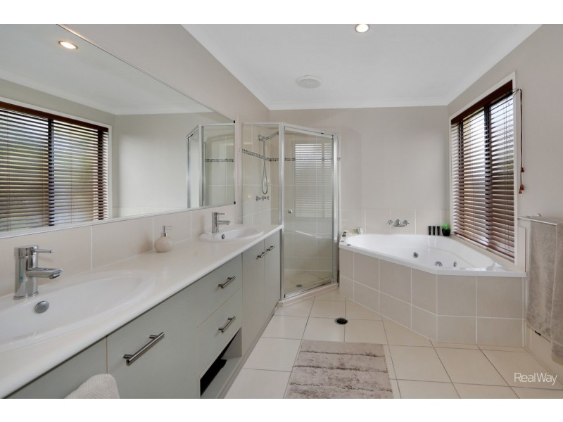 51 Bisdee Street, Coral Cove QLD 4670