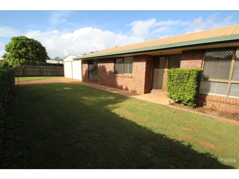 7 Pecton Place, Avenell Heights QLD 4670