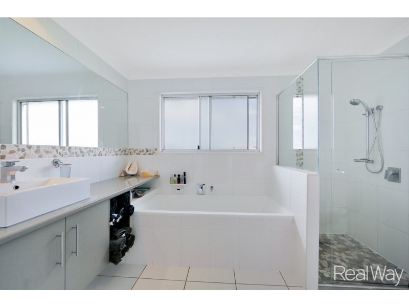 31 Emperor Drive, Elliott Heads QLD 4670