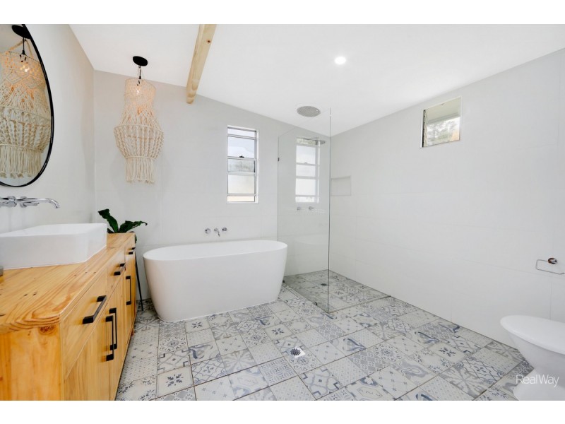 26 Bathurst Street, Elliott Heads QLD 4670