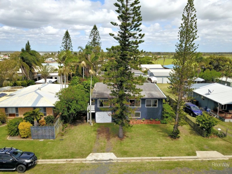 26 Bathurst Street, Elliott Heads QLD 4670