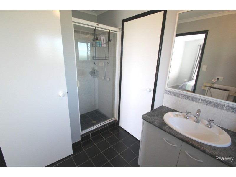 40 Moore Street, Elliott Heads QLD 4670