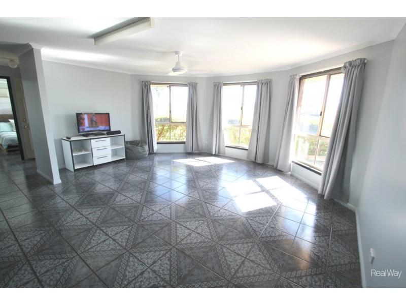 40 Moore Street, Elliott Heads QLD 4670