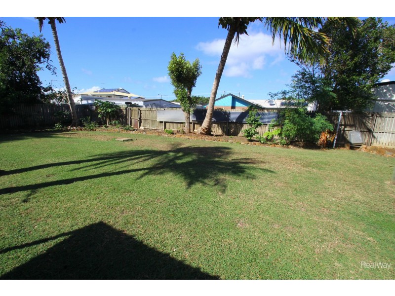 40 Moore Street, Elliott Heads QLD 4670