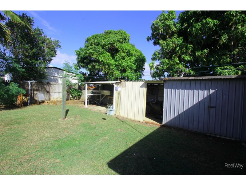 40 Moore Street, Elliott Heads QLD 4670