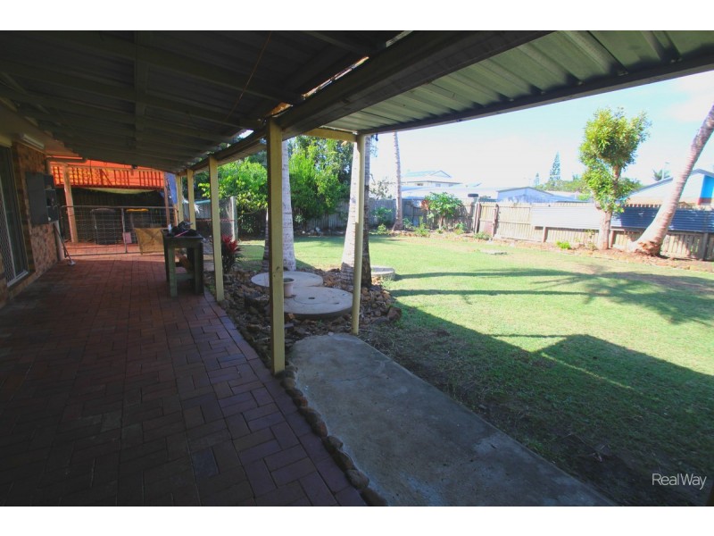 40 Moore Street, Elliott Heads QLD 4670