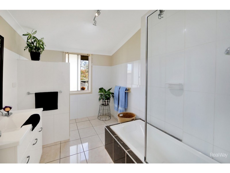 13 Black Beauty Court, Kensington QLD 4670