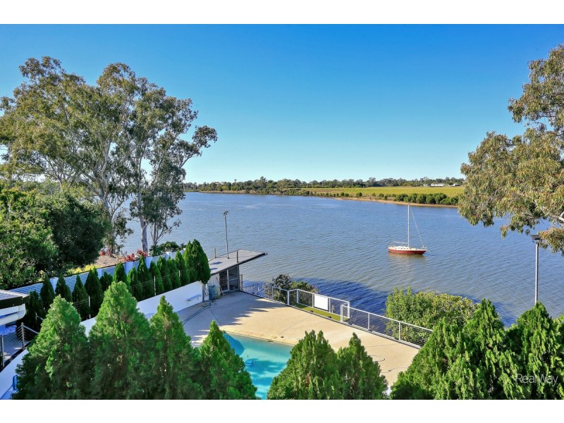 8 Brewer Street, Bundaberg North QLD 4670