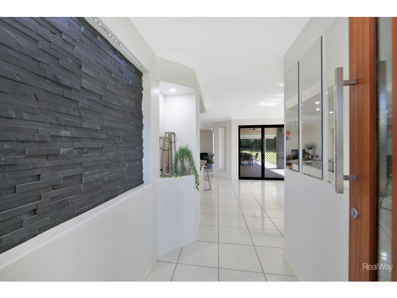 10 Sutherland Road, Branyan QLD 4670