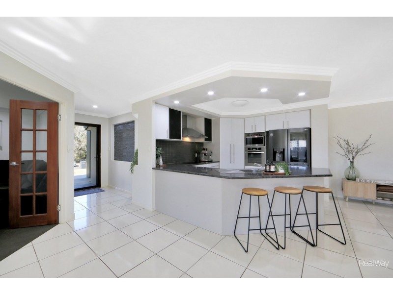 10 Sutherland Road, Branyan QLD 4670