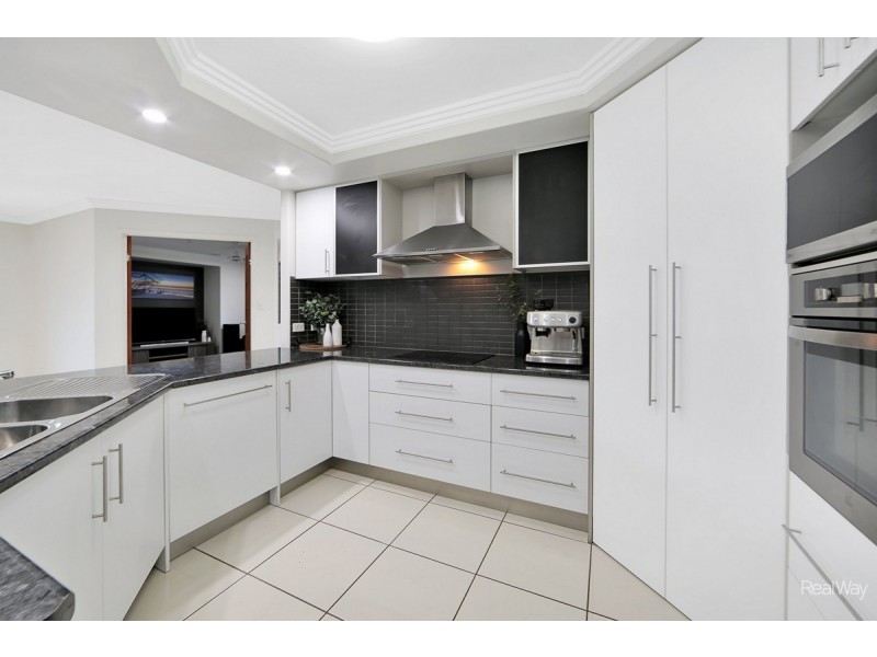 10 Sutherland Road, Branyan QLD 4670