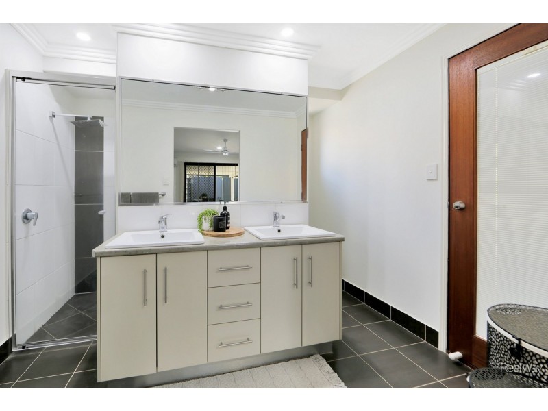 10 Sutherland Road, Branyan QLD 4670