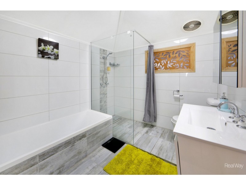 42 Lamb Street, Walkervale QLD 4670