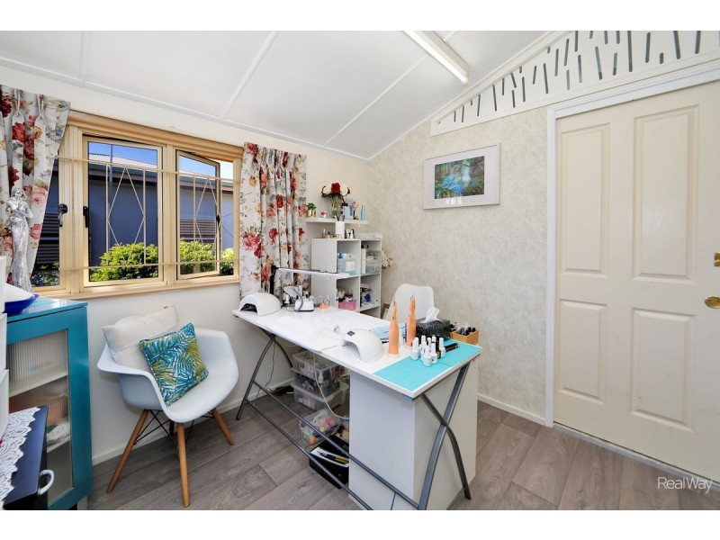 42 Lamb Street, Walkervale QLD 4670