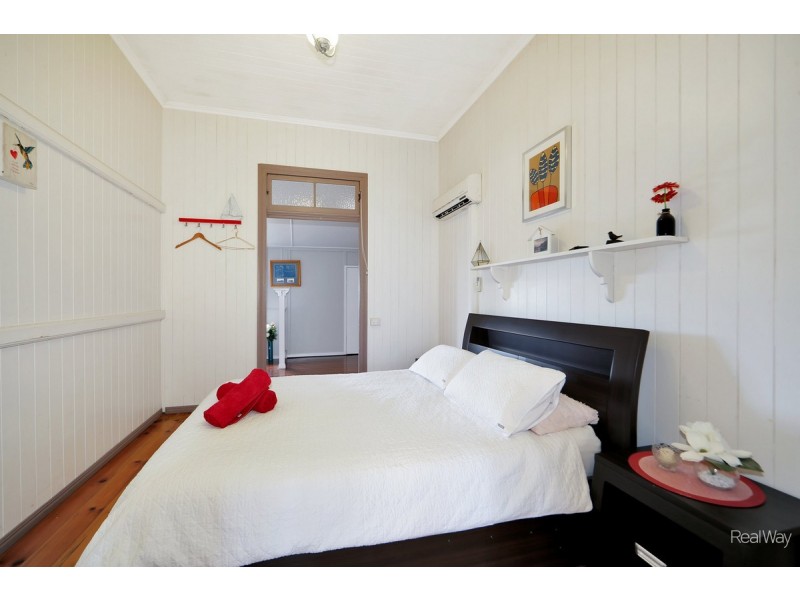 140 Walker Street, Svensson Heights QLD 4670