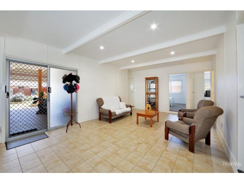 12 Peatey Street, Kepnock QLD 4670